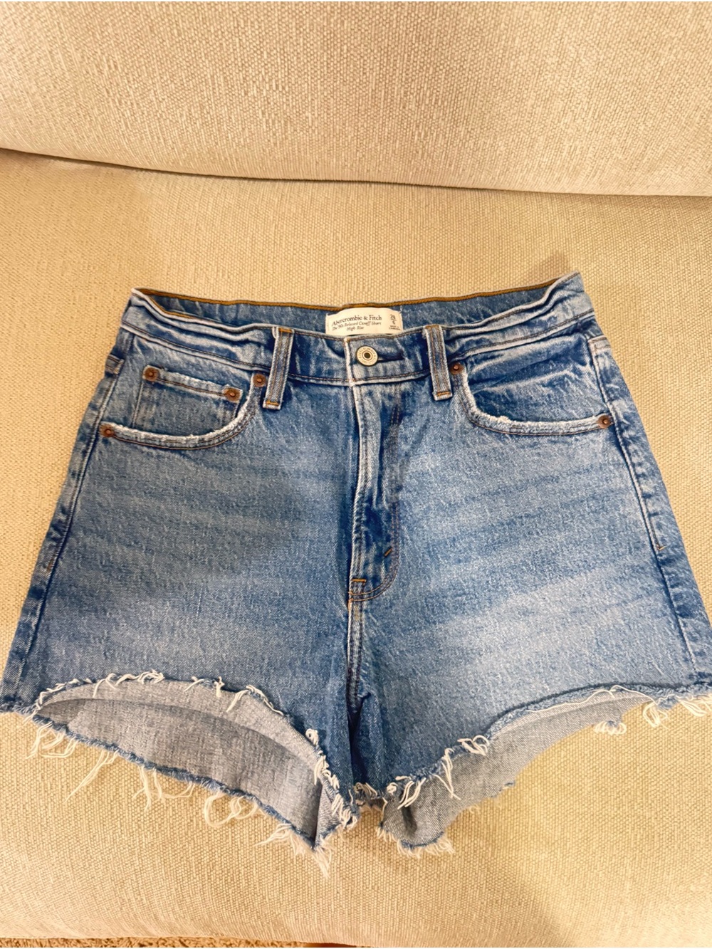 Abercrombie the 90s Relaxed Cutoff Short